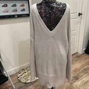 NWT JACK by BB Dakota Deep V Tunic Sweater Side Slits Size L
